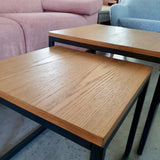 2 mesas "n" chapa de roble y metal negro 50 y 40 cm. EXPOSICIÓN