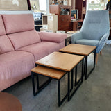 2 mesas "n" chapa de roble y metal negro 50 y 40 cm. EXPOSICIÓN