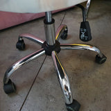 Silla con ruedas blanca