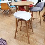 Taburete alto nórdico madera y blanco