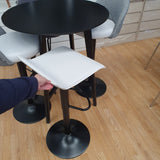 Taburete elevable y giratorio negro