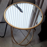 Mesa auxiliar dorada con espejo 44 cm.