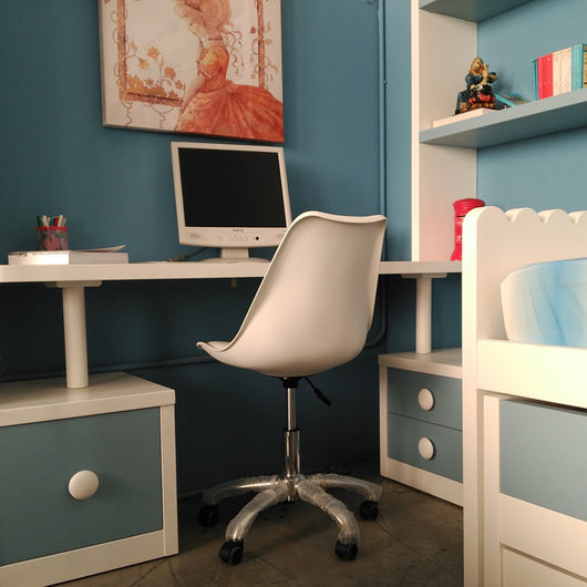 Silla de oficina blanca