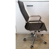 Silla de oficina negra respaldo alto negro