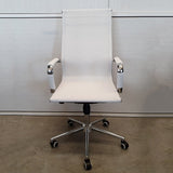 Silla de oficina respaldo alto malla negro