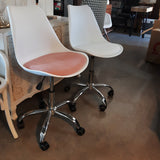 Silla de oficina blanca