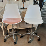 Silla de oficina blanca