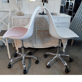 Silla de oficina blanca