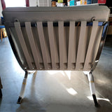 Silla Barcelona piel blanca