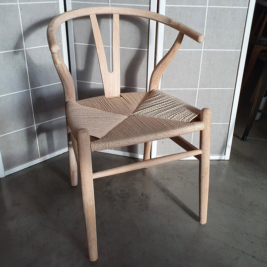 Silla Wishbone fresno decapado