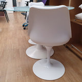 Silla Tul blanca giratoria asiento rojo