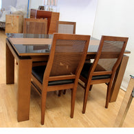 Mesa de comedor + 4 sillas EXPOSICIÓN