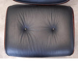 Lounge Chair: Reposapiés de piel negro - Ottoman