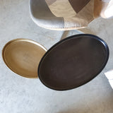2 mesas auxiliares redondas con bandeja, latón y bronce