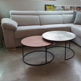2 mesas de centro encajables de niquel y cobre 75 y 65 cm.