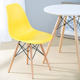 4 sillas DSW amarillo