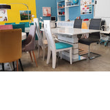 Silla de comedor o despacho, blanca con tapizado aguamarina, ELIGE