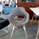 Sillón respaldo abierto tapizado gris / mostaza / menta